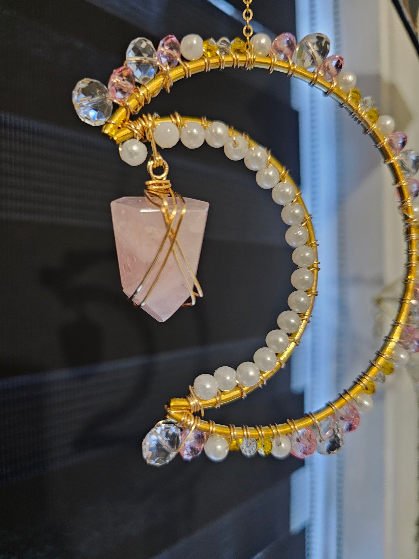 Attrape-soleil lune et quartz rose đ©·