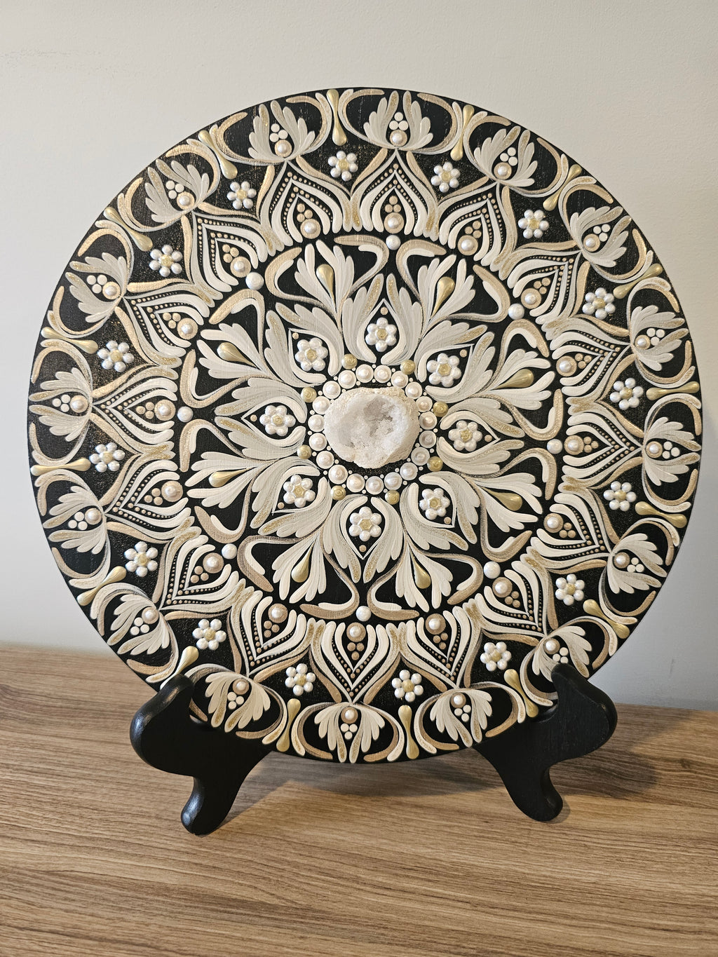 Flowering geode. Display at the holistic center of Harmony.