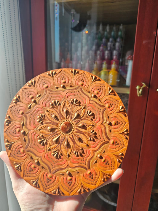 Mandala orange 8 pouces  sur socle