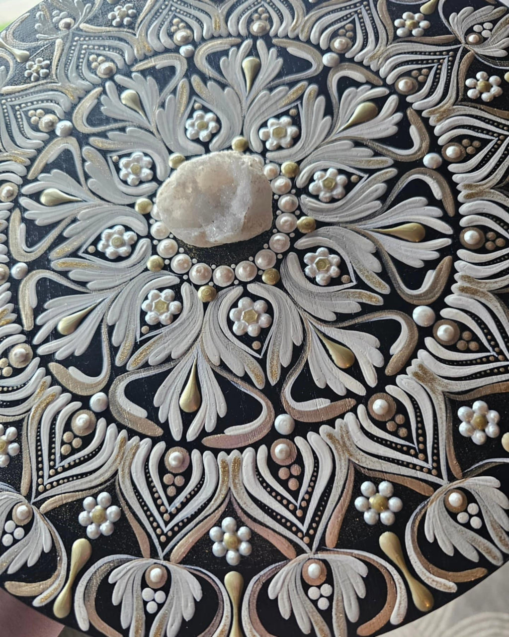 Flowering geode. Display at the holistic center of Harmony.