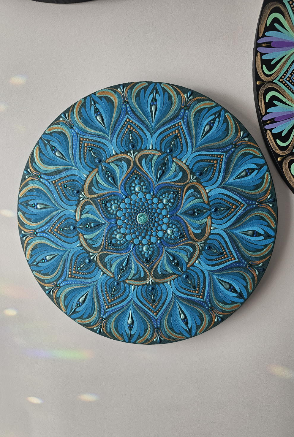 Larmes de sirène. Afficher au centre holistique l'Harmonie.