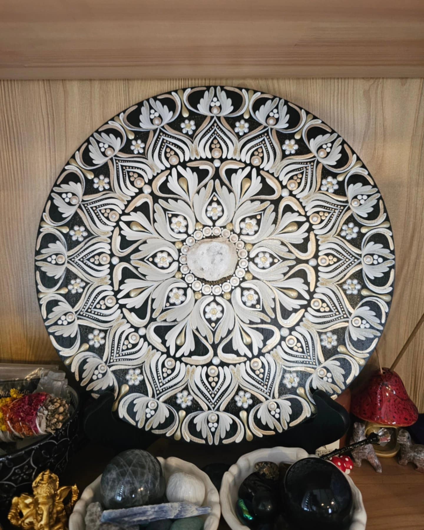 Mandala 12 pouces avec géode sur socle