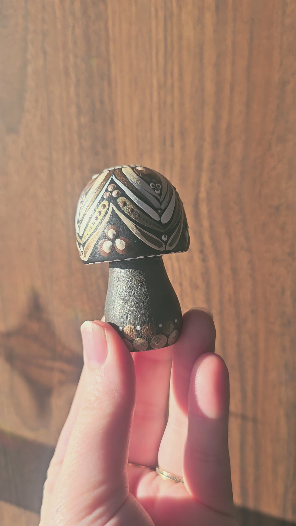 Medium mushroom 🤍