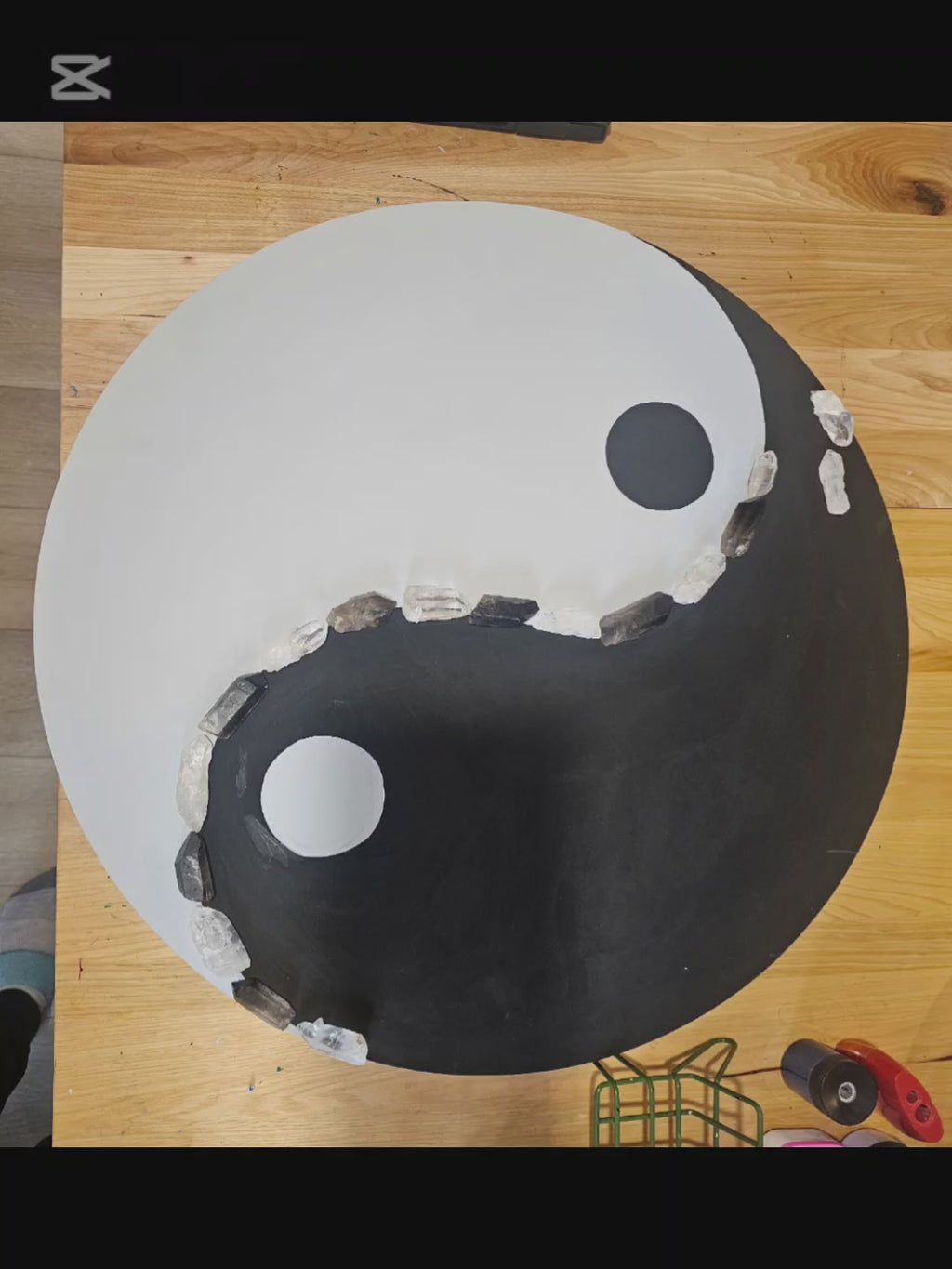 L'ombre et la lumière 🖤☯️🤍Afficher au centre Holistique l'Harmonie.