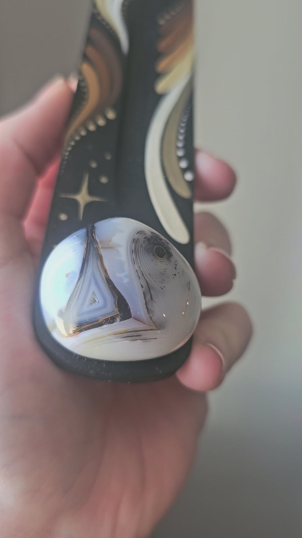 Incense burner with striated agate