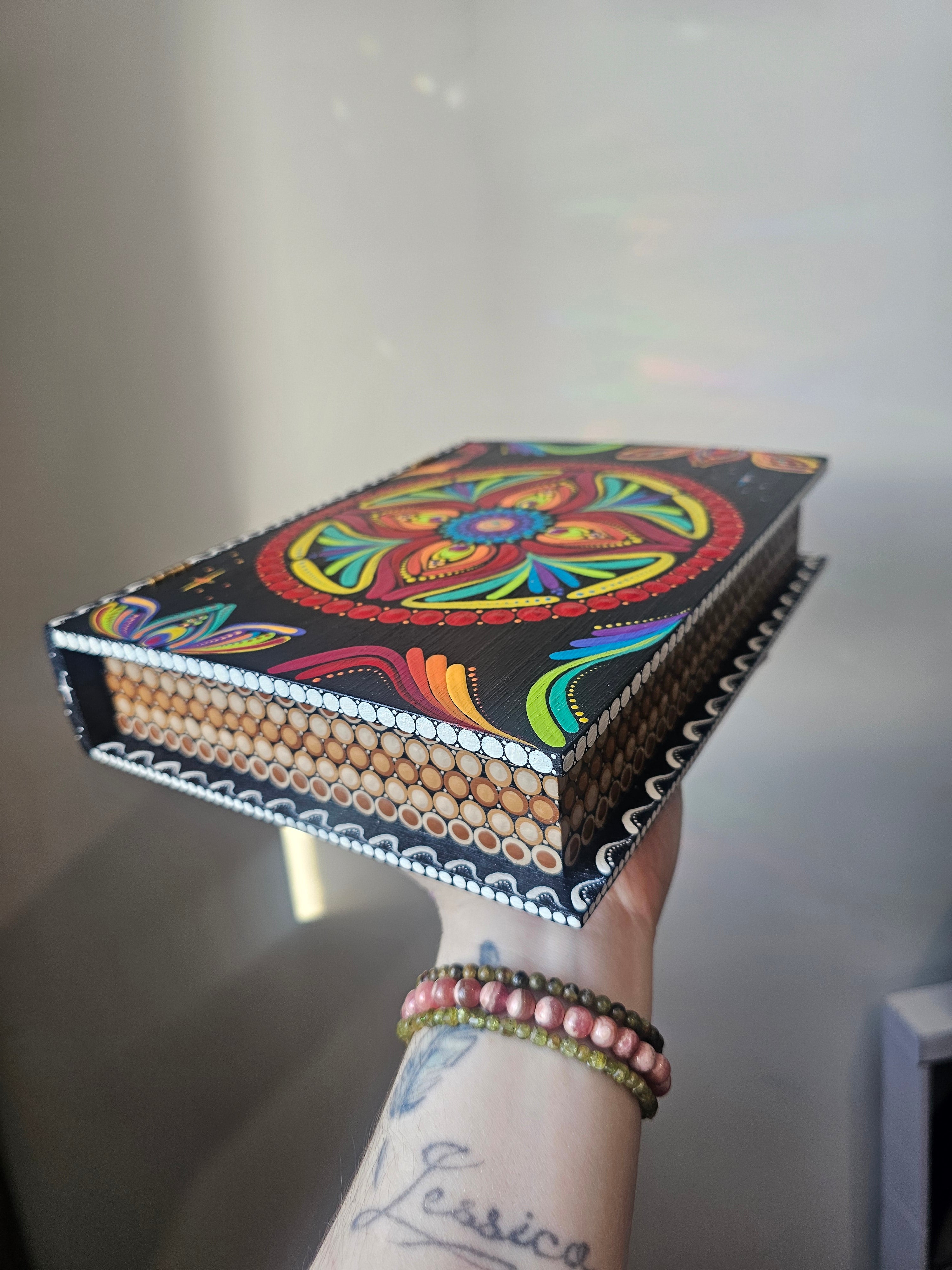 Boîte en bois 🧙🏽‍♀️🪄📚✨