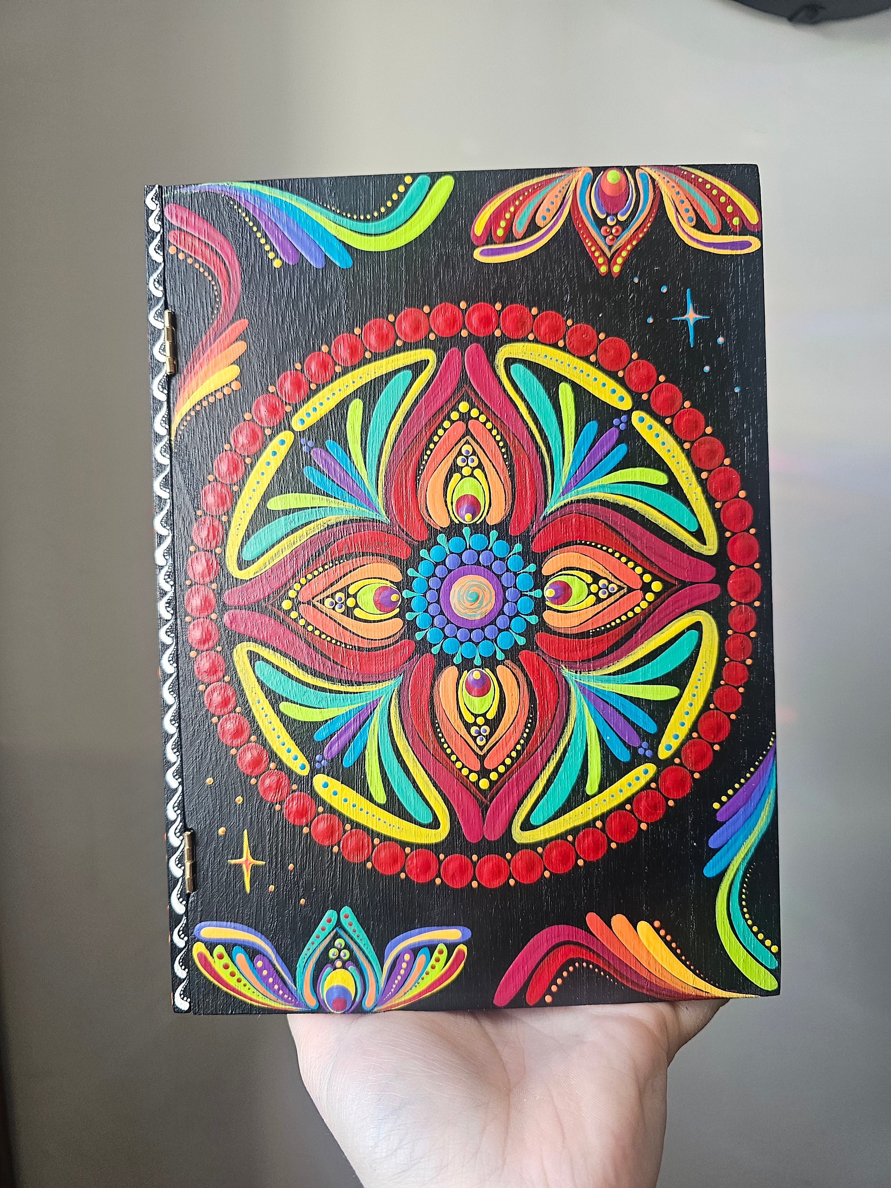 Boîte en bois 🧙🏽‍♀️🪄📚✨