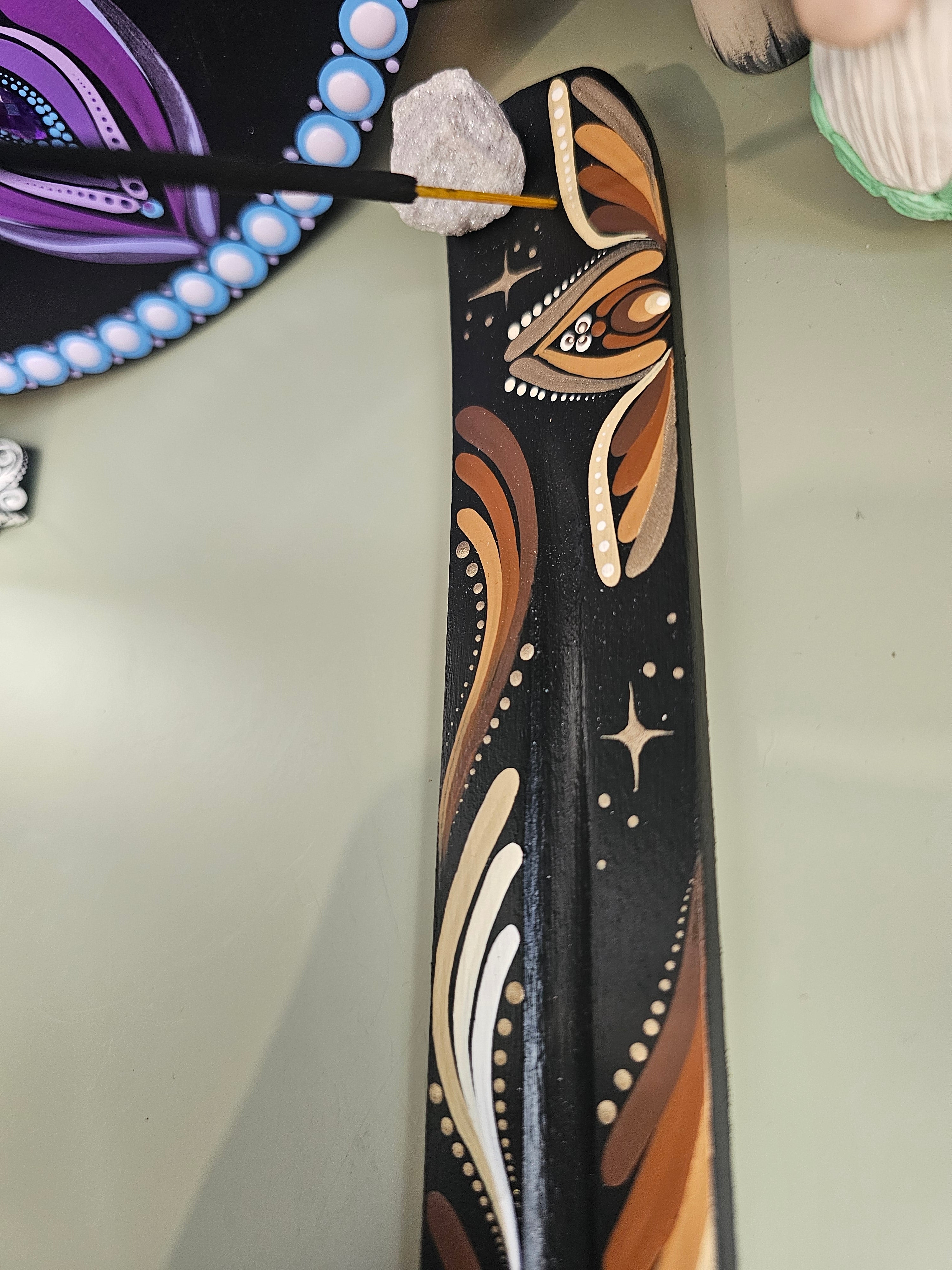 Incense burner with striated agate