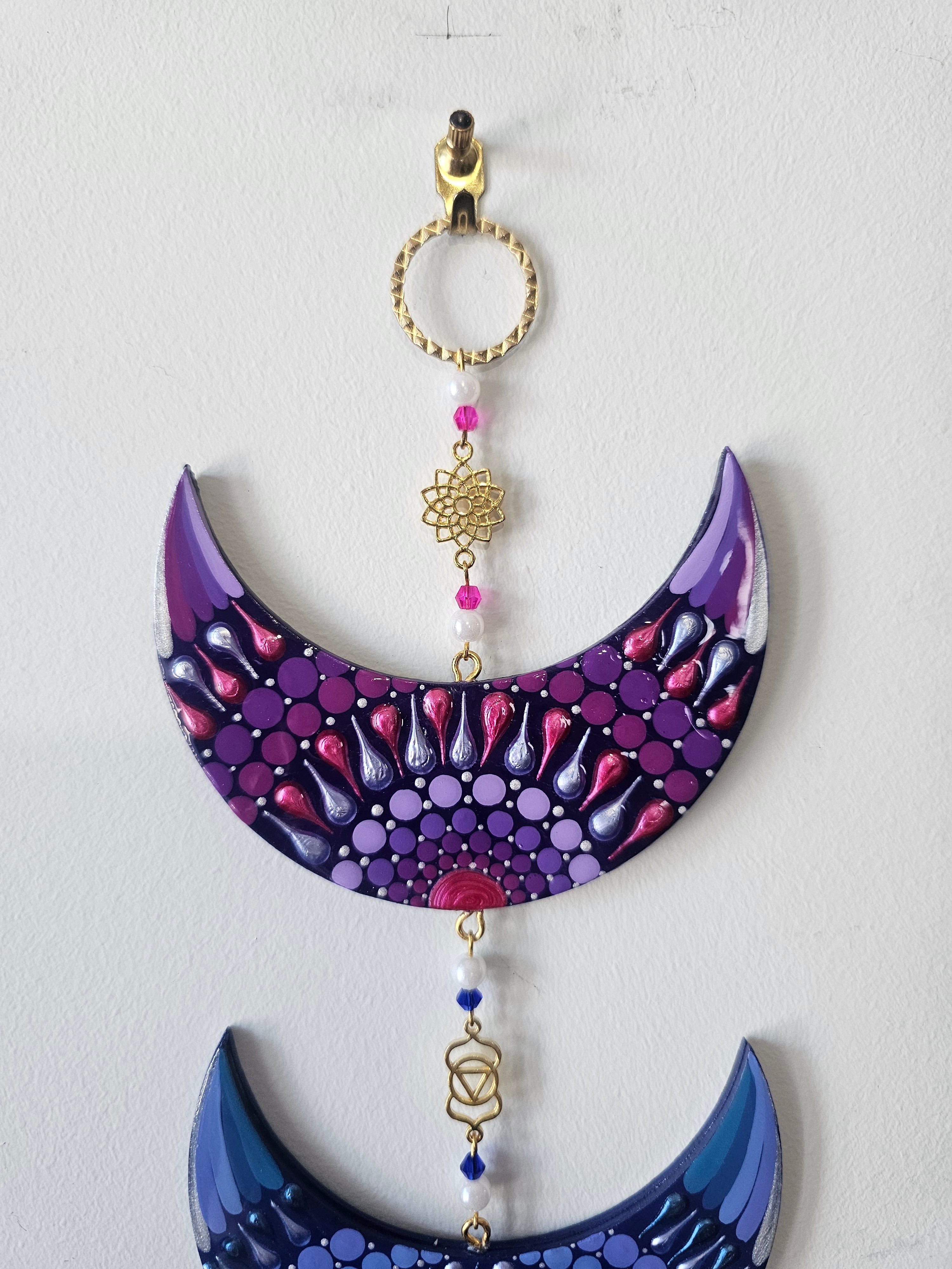 Banner representing the chakras in the shape of moons ✨🌙