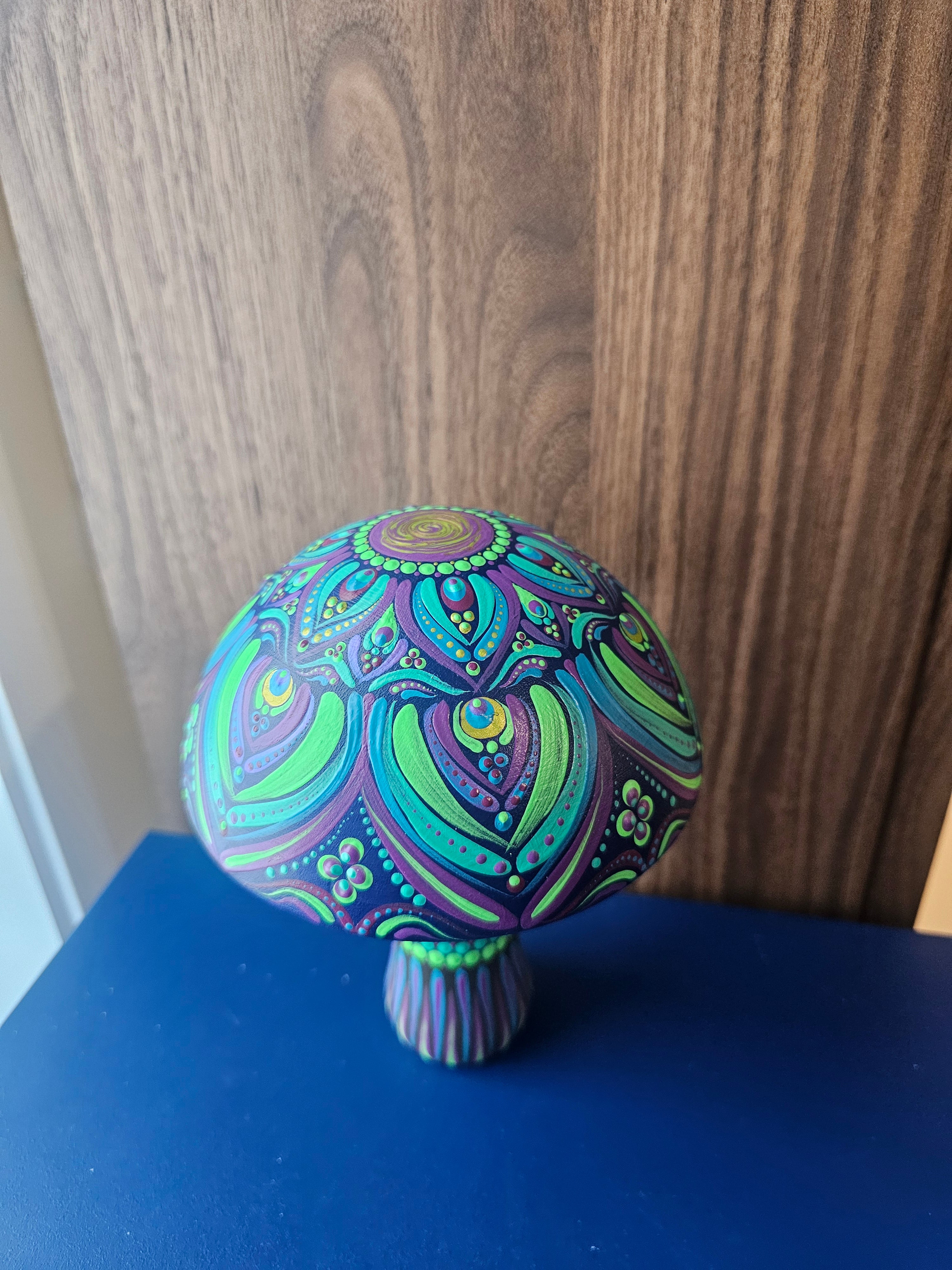 Very large UV mushroom 🍄✨